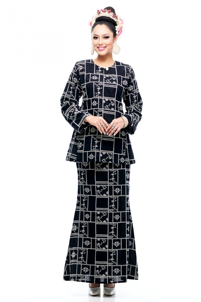 Kurung Kedah Gusti Dewi (Black)