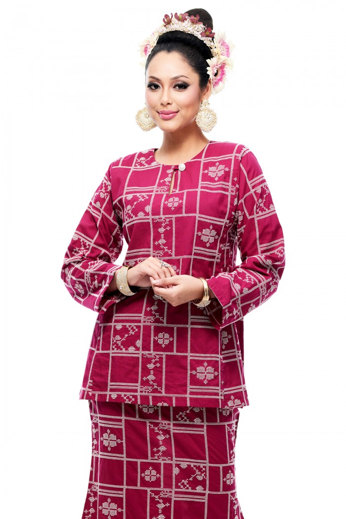 Kurung Kedah Gusti Dewi (Magenta)