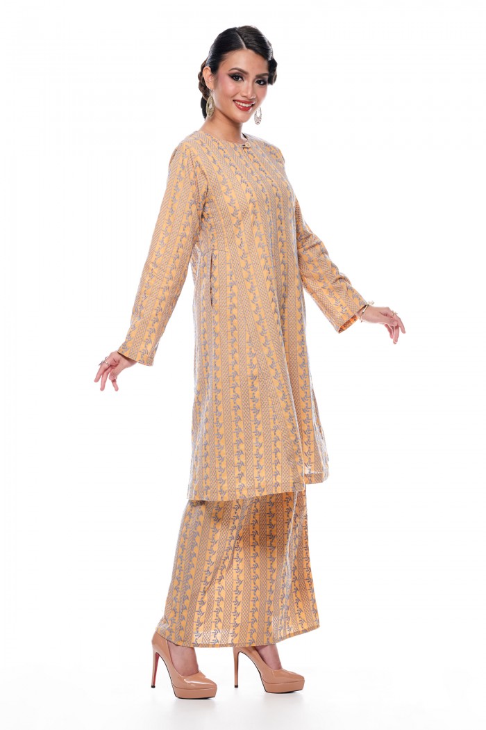 Kurung Riau Manis (Pastel Orange)